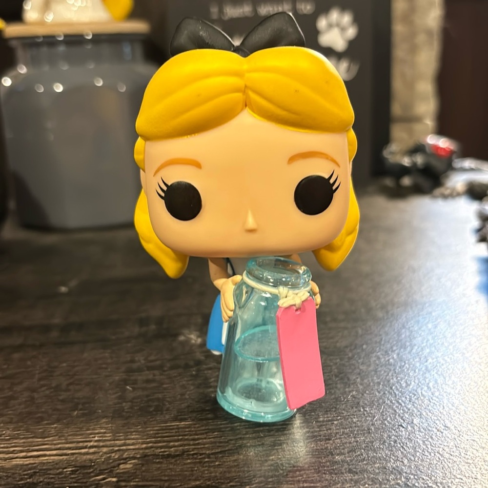 6/$35 Alice In Wonderland